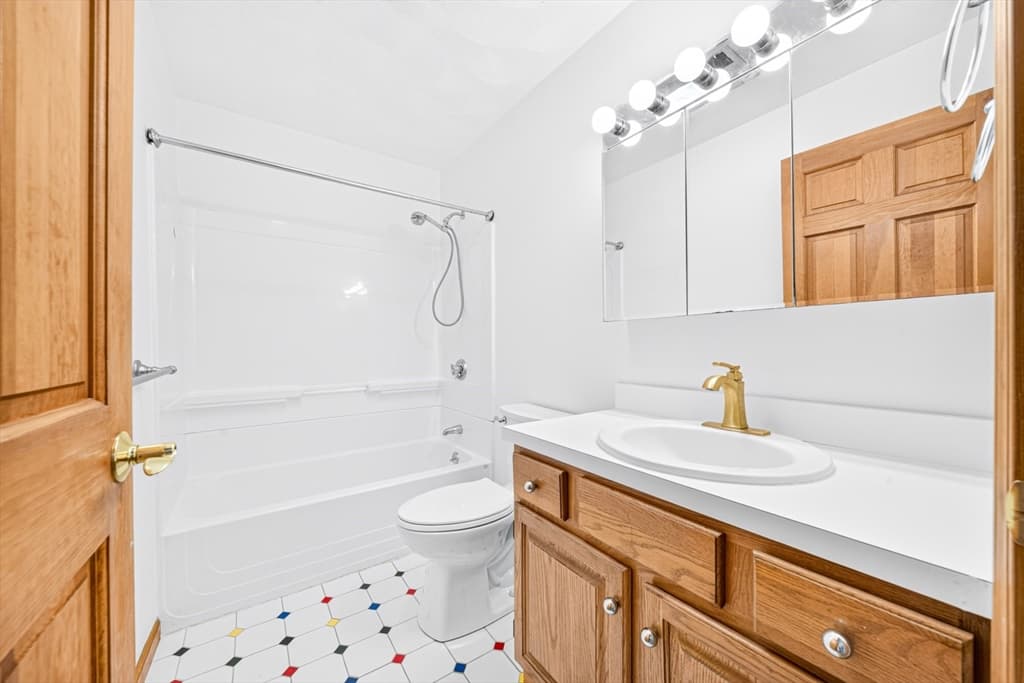 35 Brentwood Rd, Woburn MA 01801 photo 31