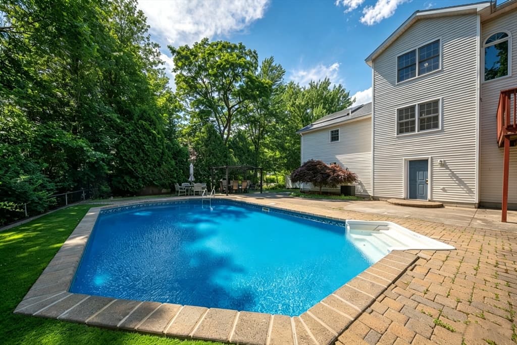 35 Brentwood Rd, Woburn MA 01801 photo 39