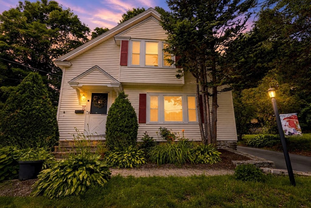 31 Wildrose Ave, Worcester MA 01602 photo 2