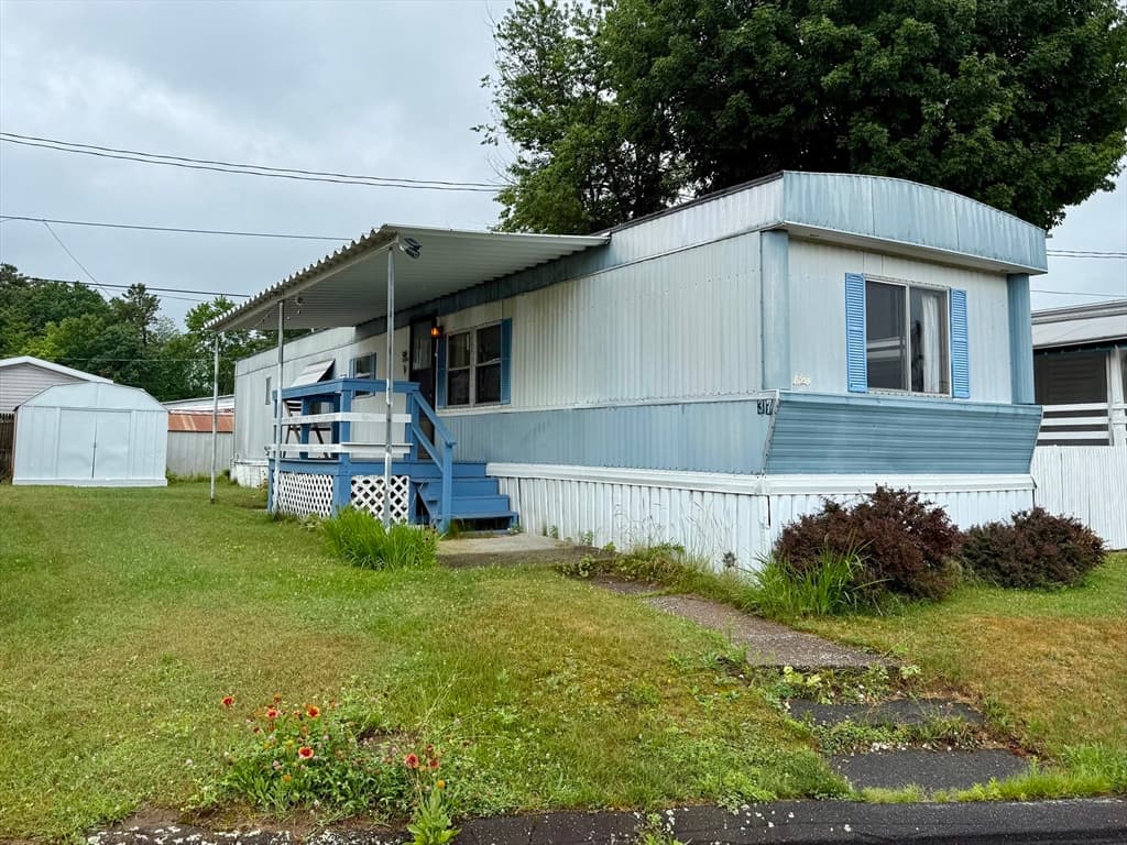 37 Klondike Ave, Westfield MA 01085