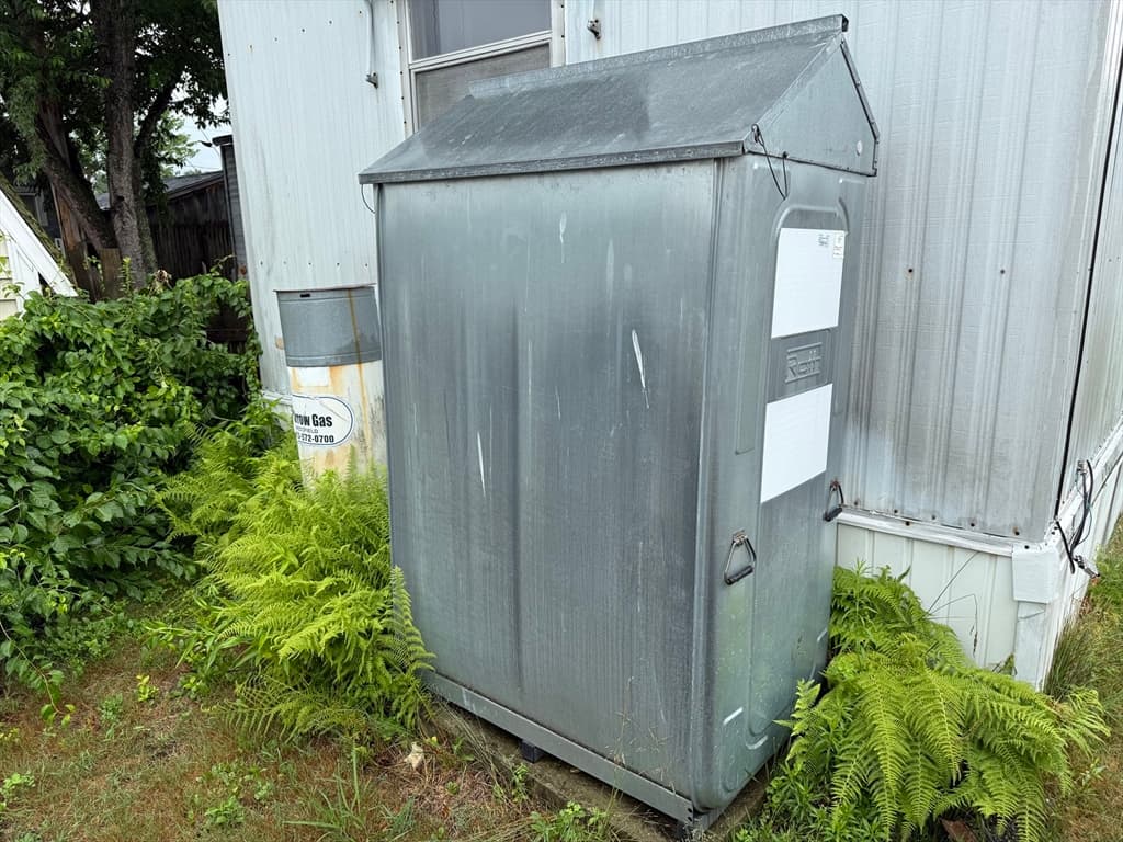 37 Klondike Ave, Westfield MA 01085 photo 5