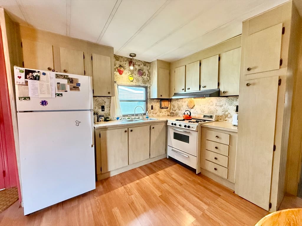 37 Klondike Ave, Westfield MA 01085 photo 11