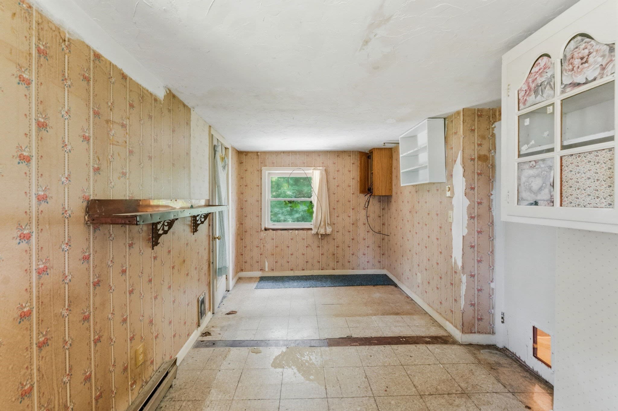 Single Family Residence at 4 Essex St, Holland MA 01521, Holland, photo 23 of 42
