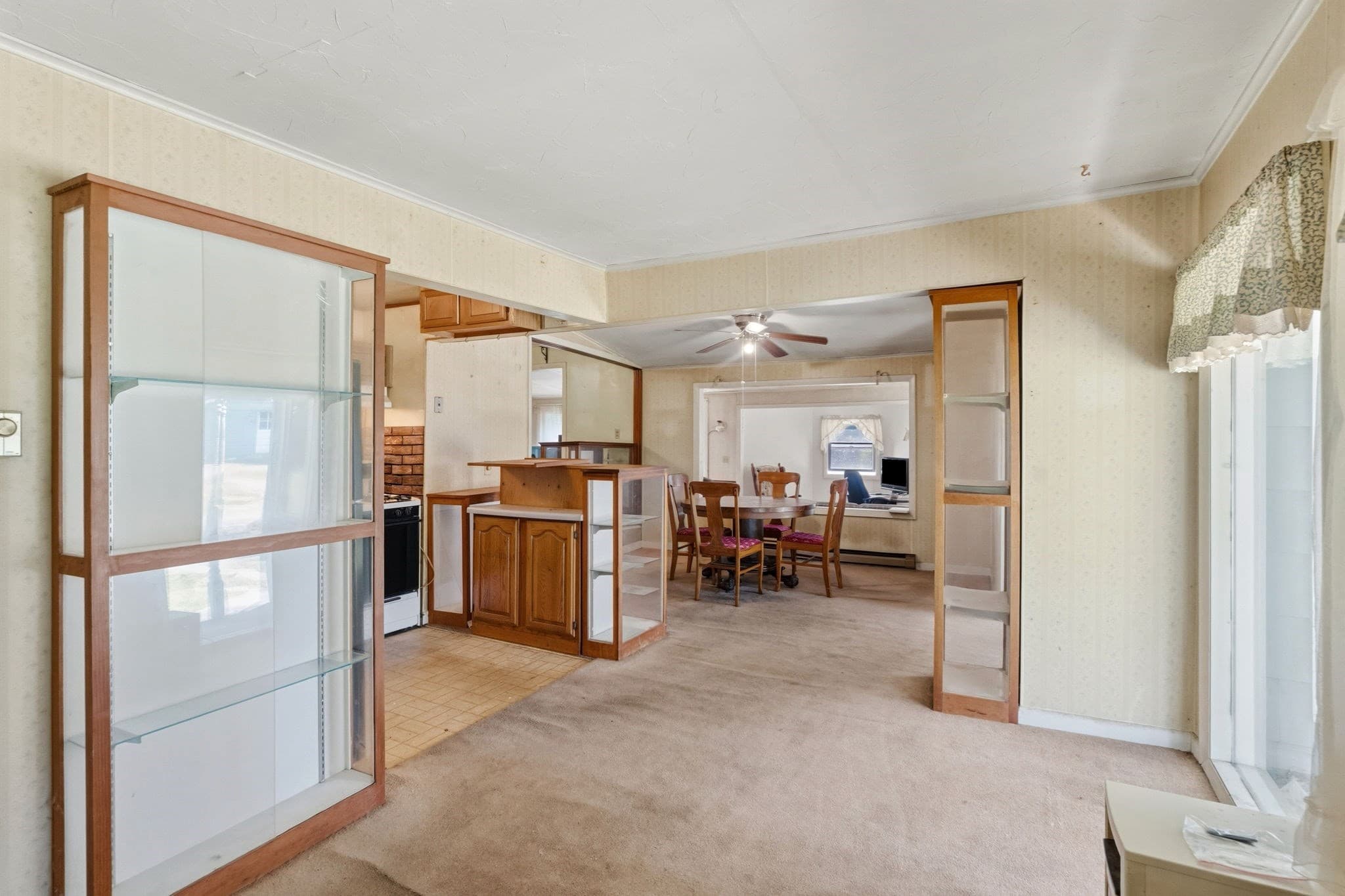 Single Family Residence at 4 Essex St, Holland MA 01521, Holland, photo 12 of 42