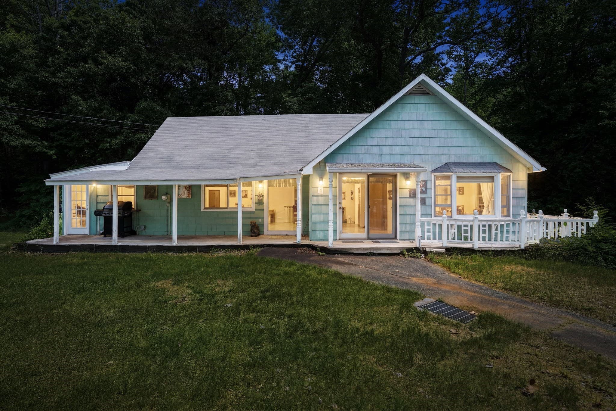 Single Family Residence at 4 Essex St, Holland MA 01521, Holland, photo 4 of 42