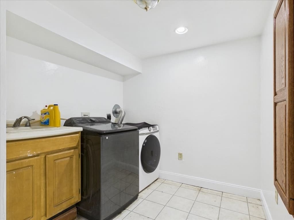 Condominium at 11 Woodrow Ave # 11, Boston MA 02124, Boston, photo 26 of 36