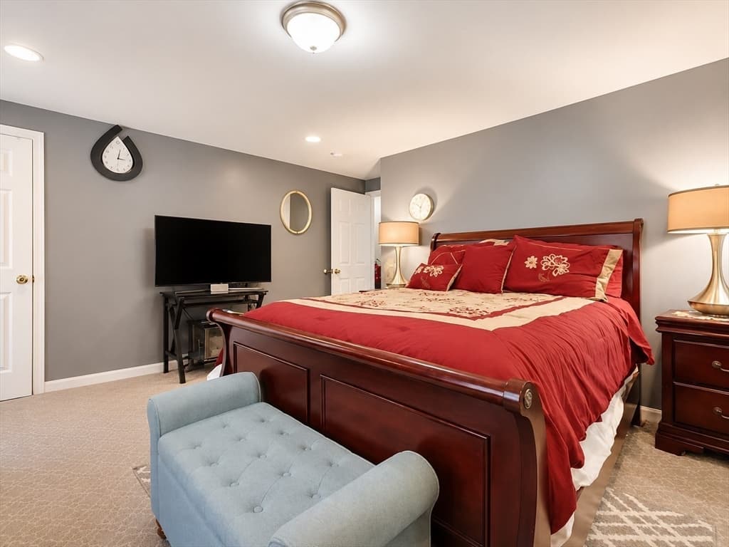 17 Bolton St, Worcester MA 01604 photo 13