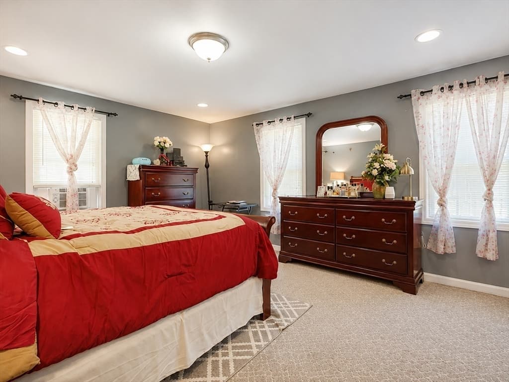 17 Bolton St, Worcester MA 01604 photo 12