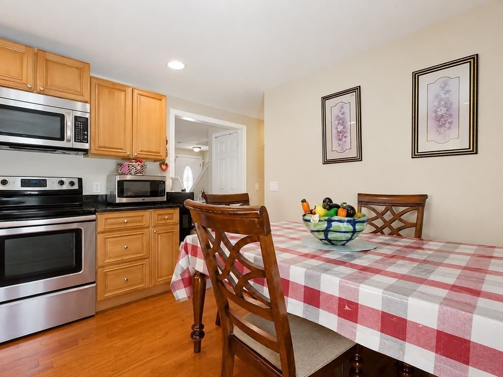 17 Bolton St, Worcester MA 01604 photo 7