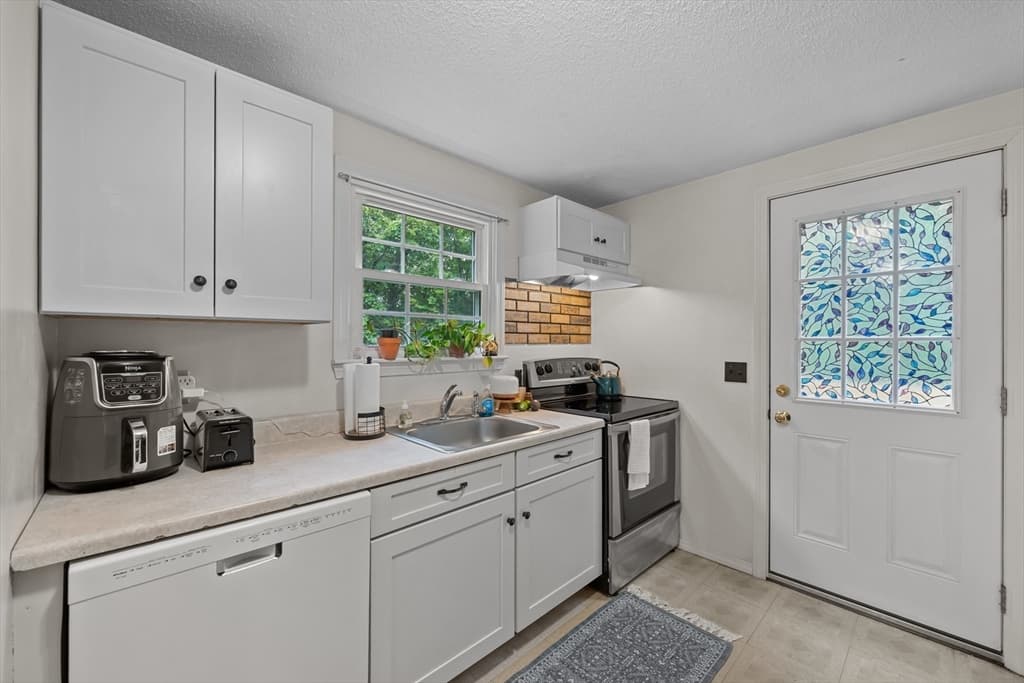 Multi Family at 607-609 Flat Hill Rd, Lunenburg MA 01462, photo 23 of 42