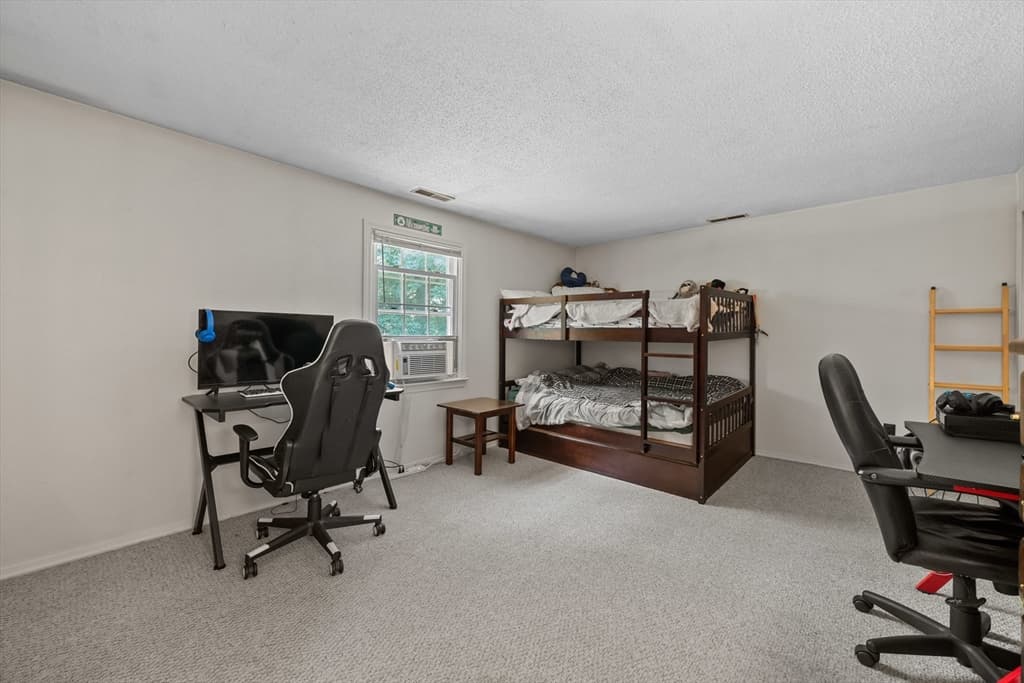 Multi Family at 607-609 Flat Hill Rd, Lunenburg MA 01462, photo 12 of 42