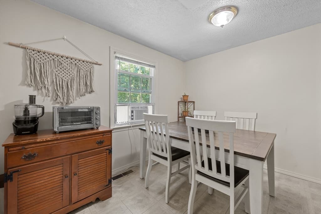 Multi Family at 607-609 Flat Hill Rd, Lunenburg MA 01462, photo 7 of 42