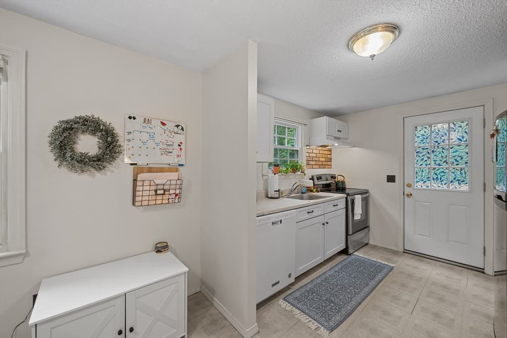 Multi Family at 607-609 Flat Hill Rd, Lunenburg MA 01462, photo 24 of 42
