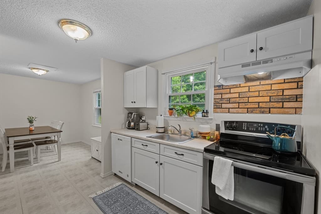 Multi Family at 607-609 Flat Hill Rd, Lunenburg MA 01462, photo 25 of 42