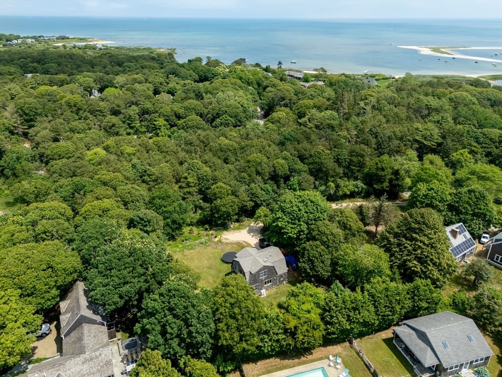48 Plantingfield Way, Edgartown MA 02539