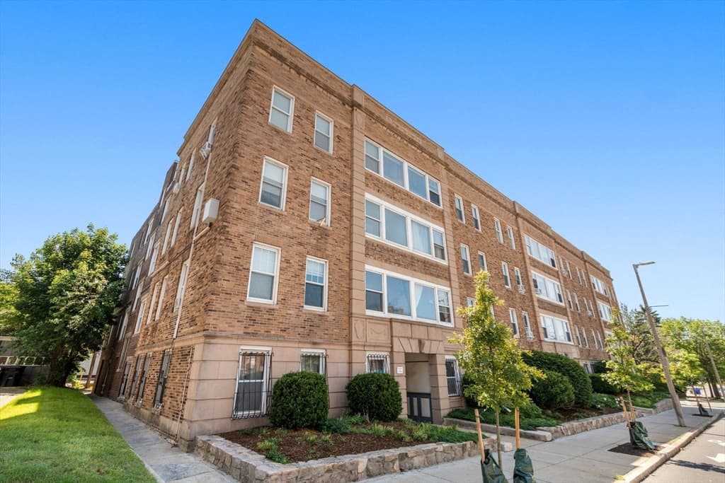 Condominium at 238 S Huntington Ave # 1, Boston MA 02130, Boston, photo 20 of 21