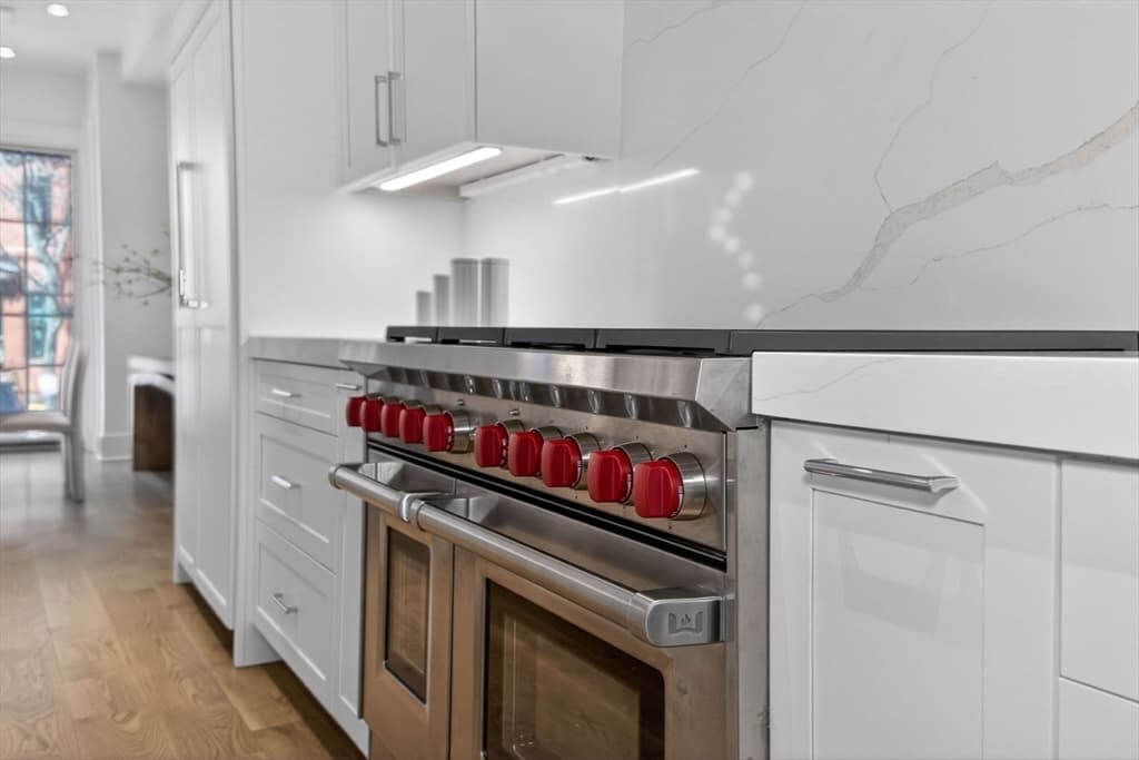 Single Family Residence at 561 E Broadway # 561, Boston MA 02127, Boston, photo 6 of 36