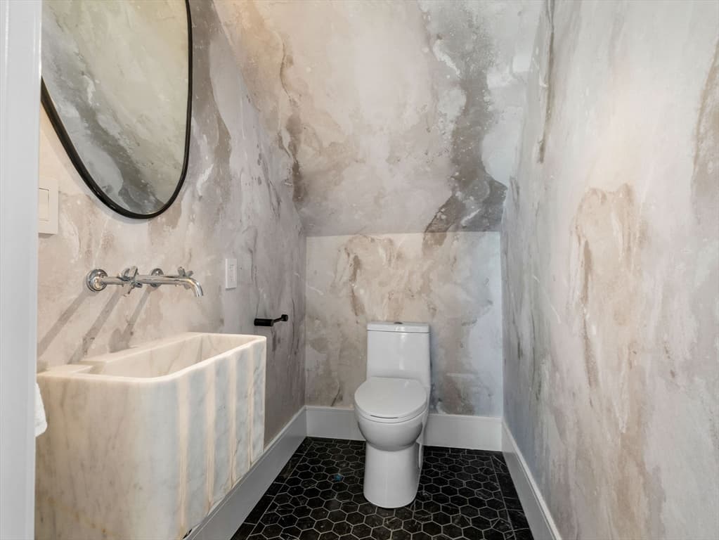 Single Family Residence at 561 E Broadway # 561, Boston MA 02127, Boston, photo 7 of 36