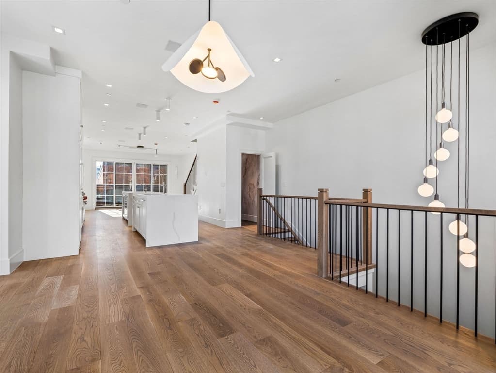 Single Family Residence at 561 E Broadway # 561, Boston MA 02127, Boston, photo 3 of 36