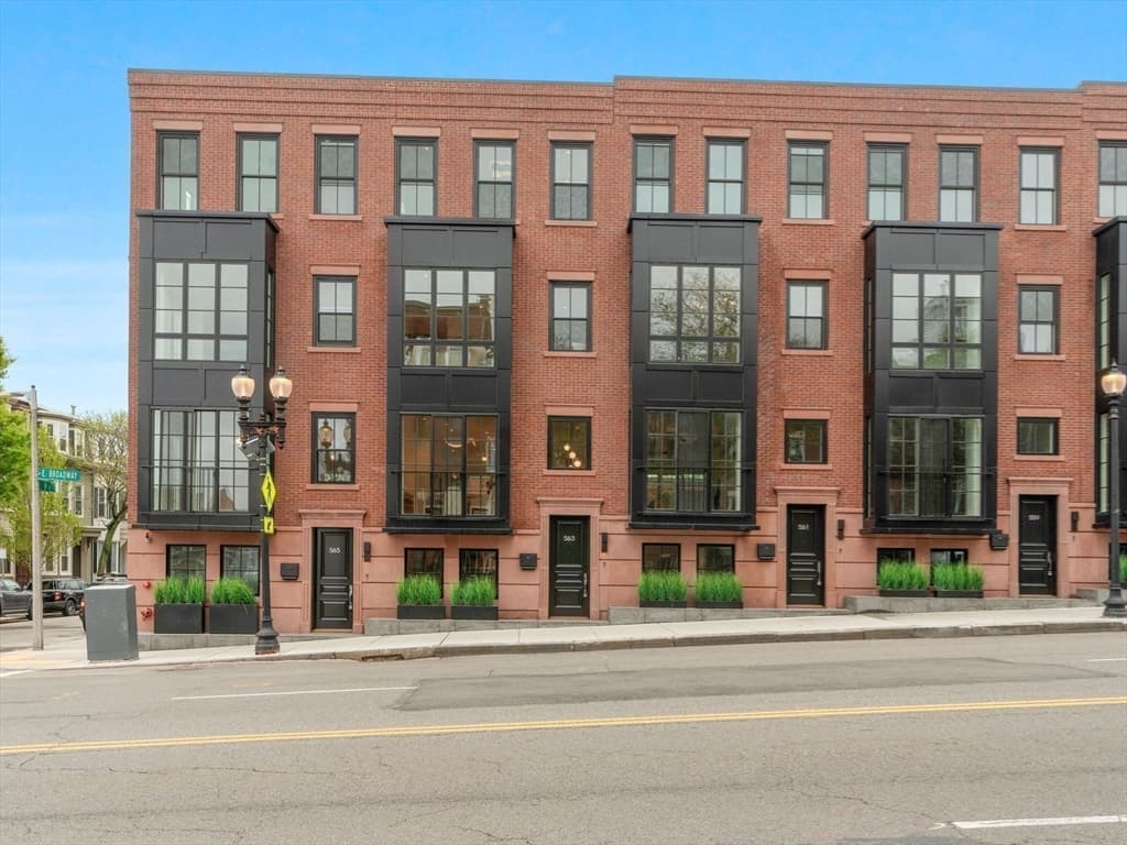 Single Family Residence at 561 E Broadway # 561, Boston MA 02127, Boston, photo 36 of 36