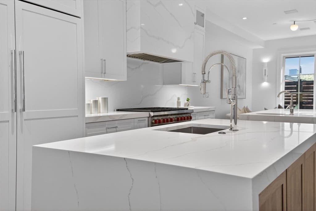 Single Family Residence at 561 E Broadway # 561, Boston MA 02127, Boston, photo 5 of 36
