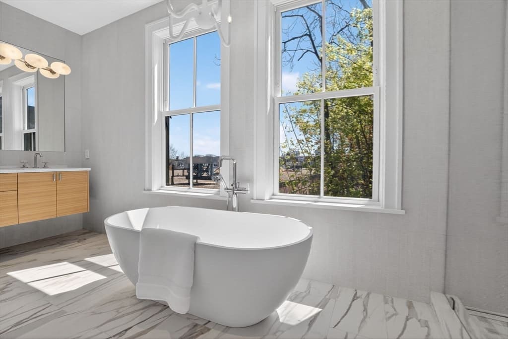 Single Family Residence at 561 E Broadway # 561, Boston MA 02127, Boston, photo 18 of 36