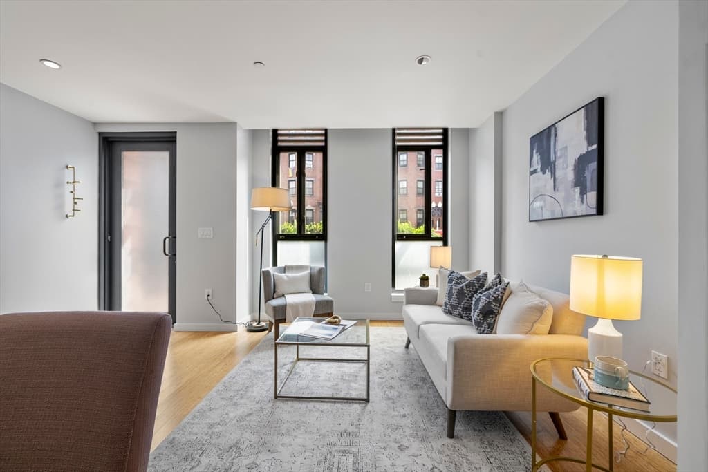 Condominium at 691 Massachusetts Ave, Boston MA 02118, Boston, photo 6 of 21