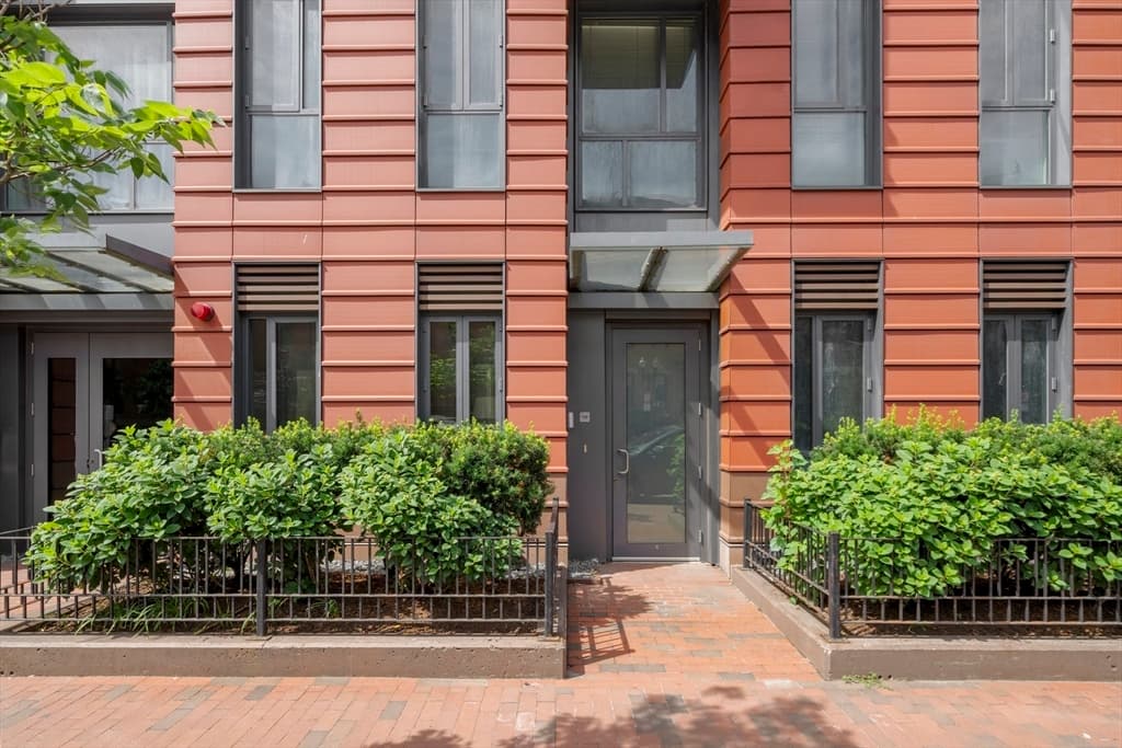 Condominium at 691 Massachusetts Ave, Boston MA 02118, Boston, photo 20 of 21
