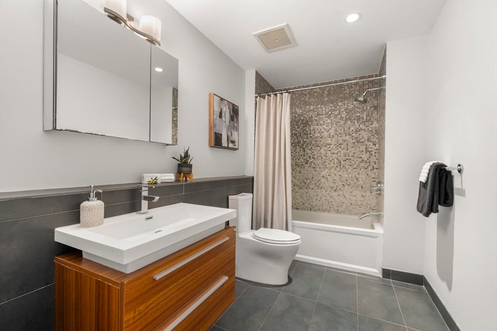 Condominium at 691 Massachusetts Ave, Boston MA 02118, Boston, photo 10 of 21