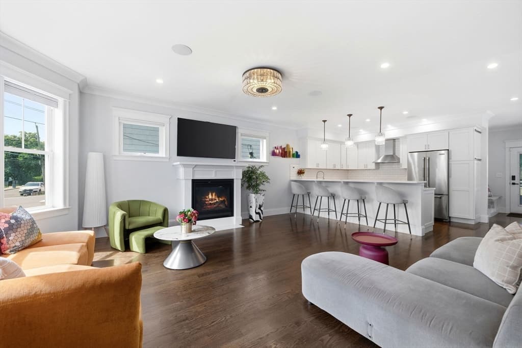 30 Port Norfolk St, Boston MA 02122