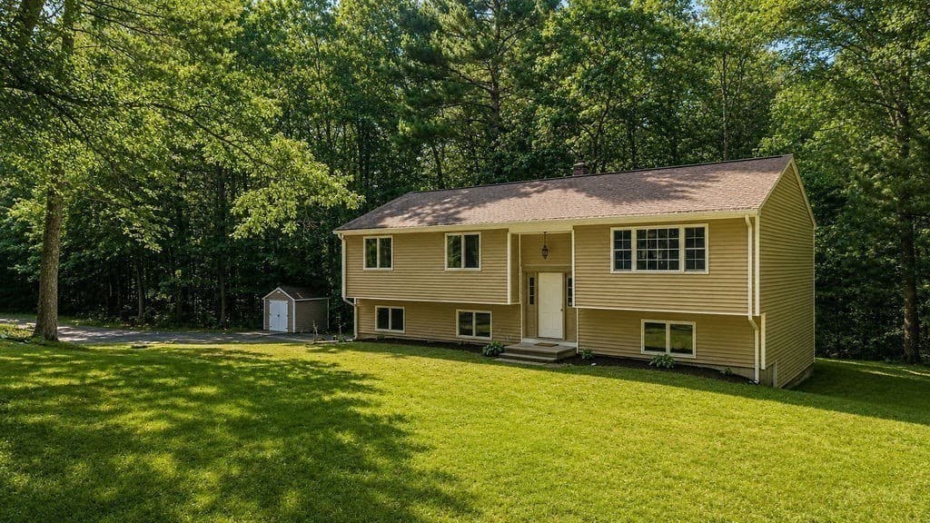 166 School St, Rehoboth MA 02769