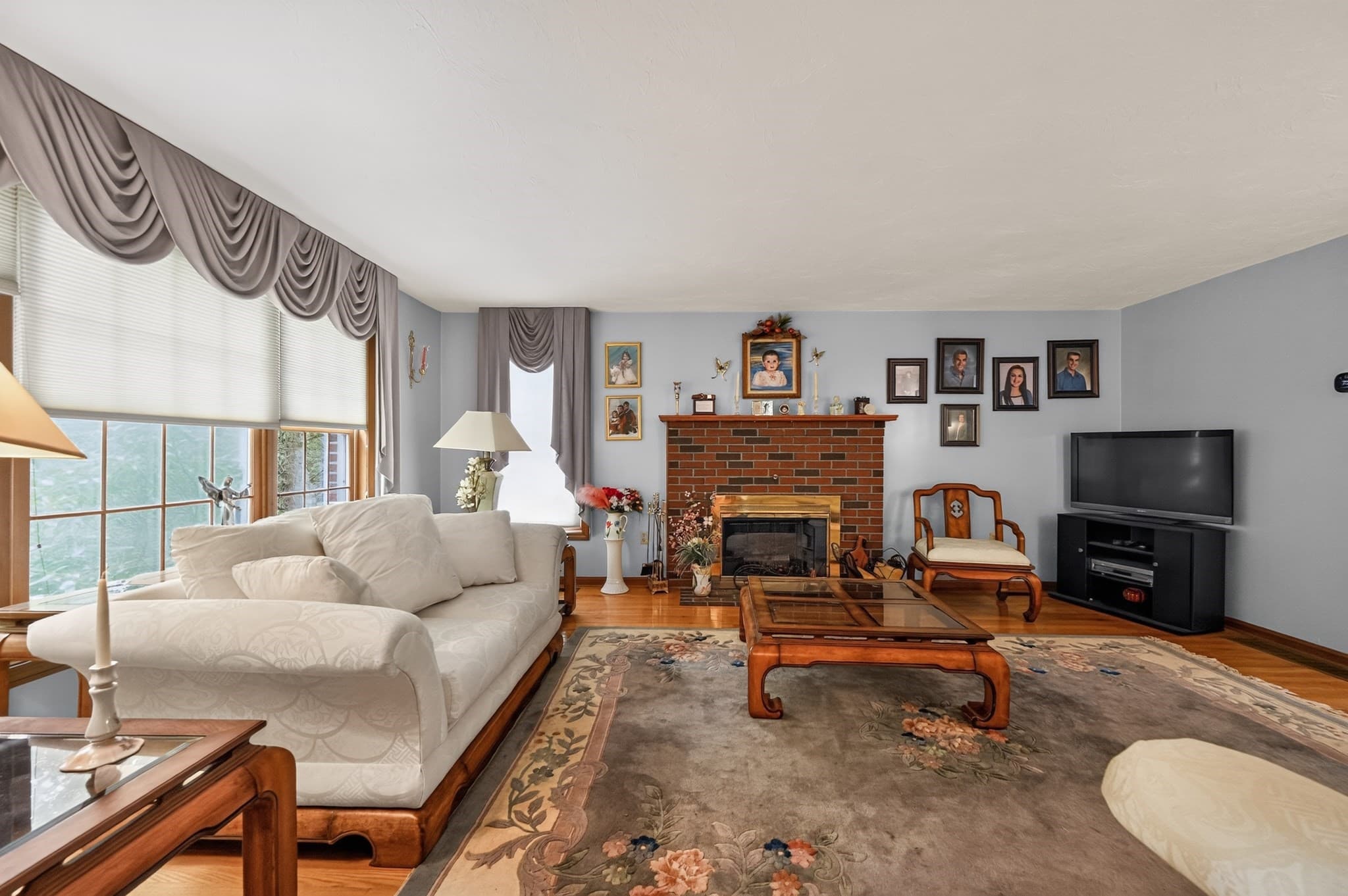 Single Family Residence at 16 Hill St, Shrewsbury MA 01545, photo 13 of 42
