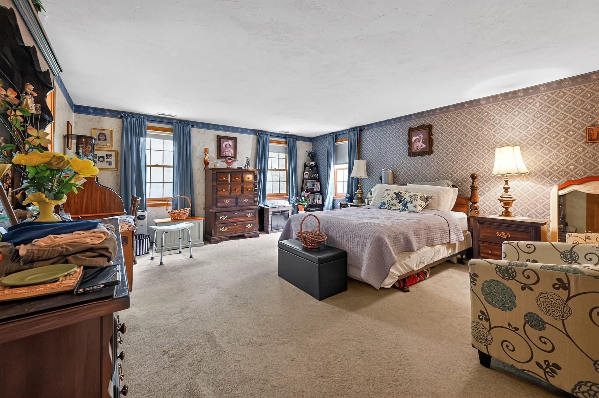 Single Family Residence at 16 Hill St, Shrewsbury MA 01545, photo 16 of 42