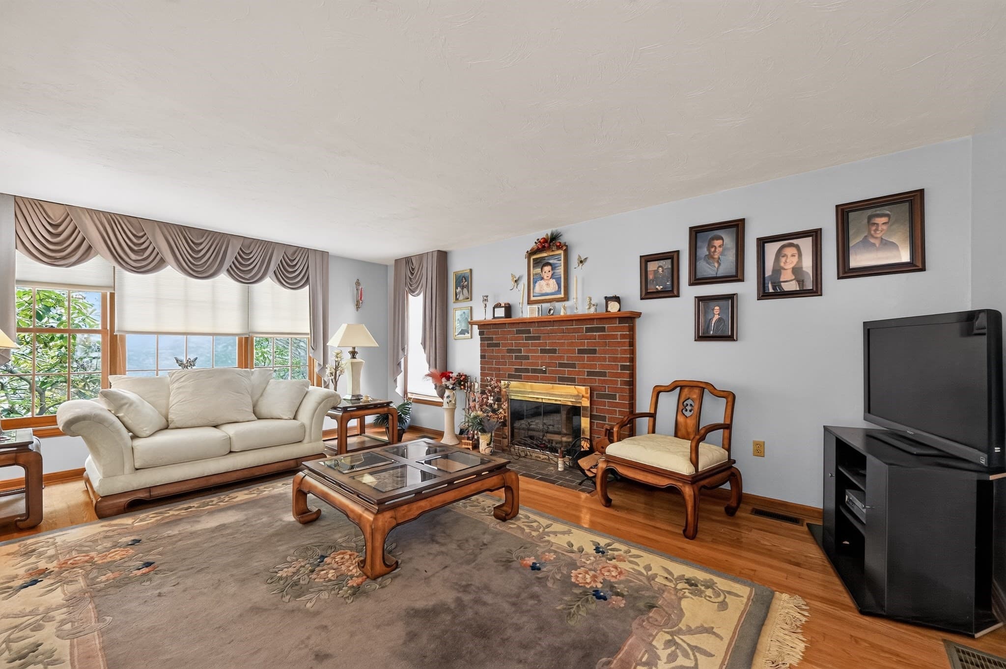 Single Family Residence at 16 Hill St, Shrewsbury MA 01545, photo 12 of 42