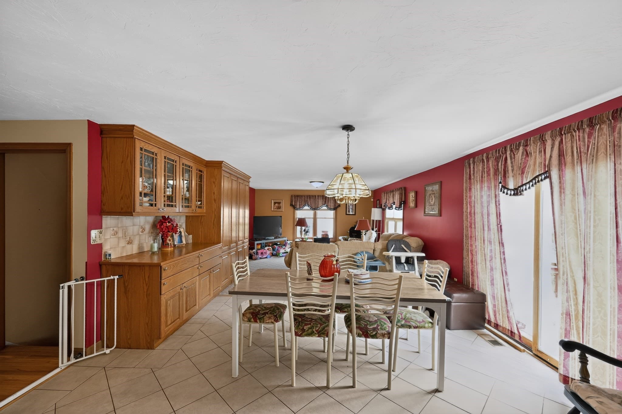 Single Family Residence at 16 Hill St, Shrewsbury MA 01545, photo 3 of 42
