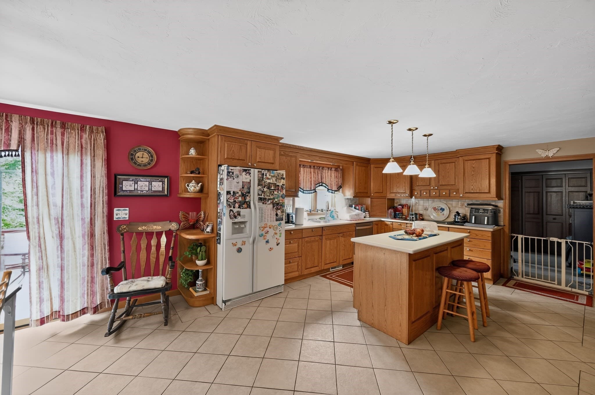 Single Family Residence at 16 Hill St, Shrewsbury MA 01545, photo 5 of 42