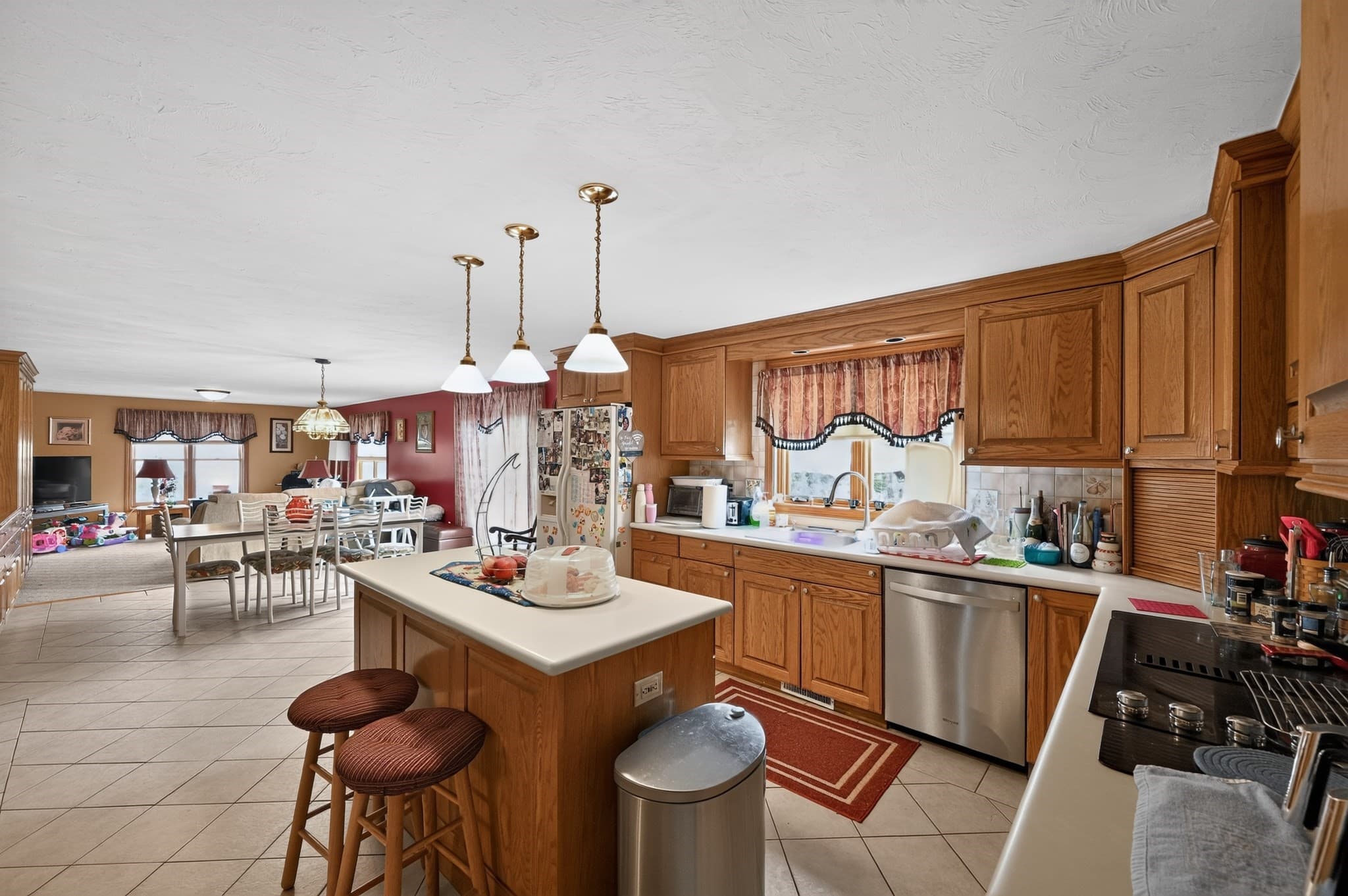 Single Family Residence at 16 Hill St, Shrewsbury MA 01545, photo 9 of 42