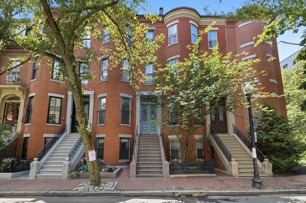 Condominium at 32 Yarmouth St # 2, Boston MA 02116, Boston, photo 13 of 16