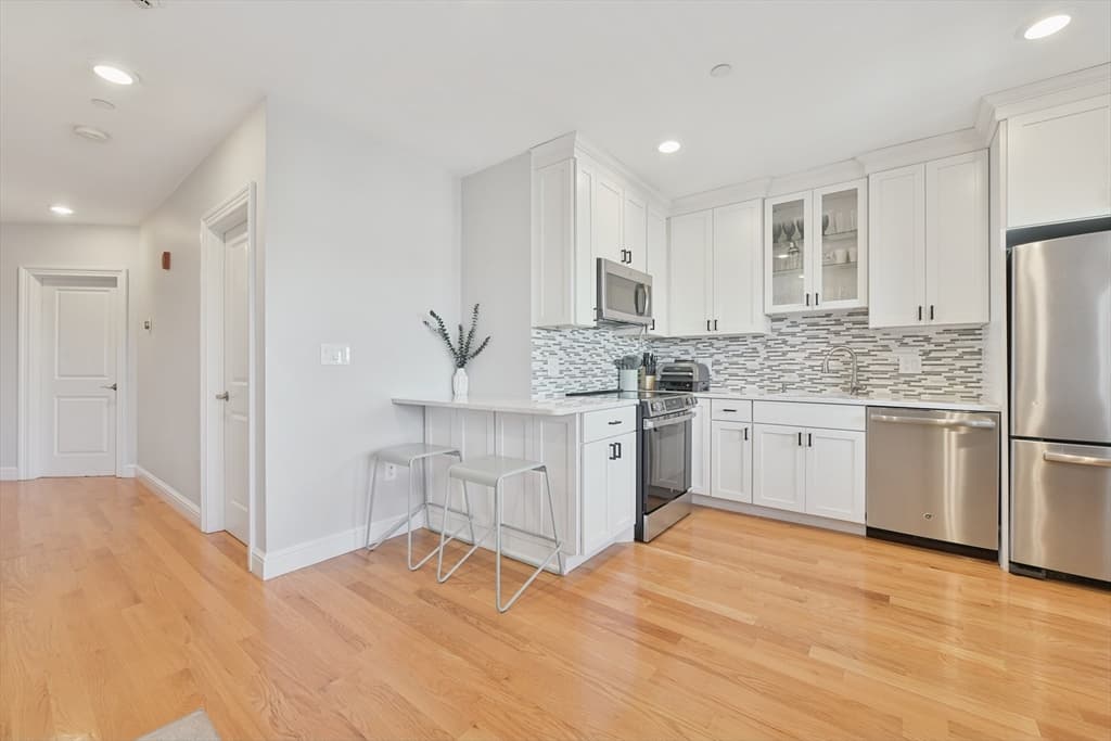 Condominium at 214-216 E Eagle St # 5, Boston MA 02128, Boston, photo 6 of 16