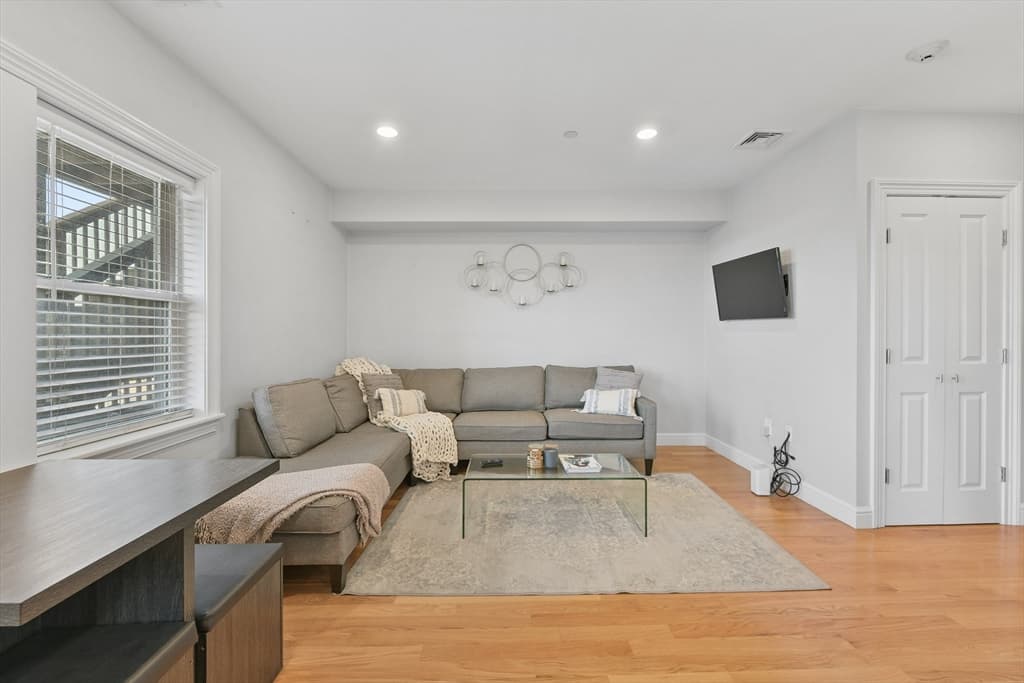 Condominium at 214-216 E Eagle St # 5, Boston MA 02128, Boston, photo 7 of 16
