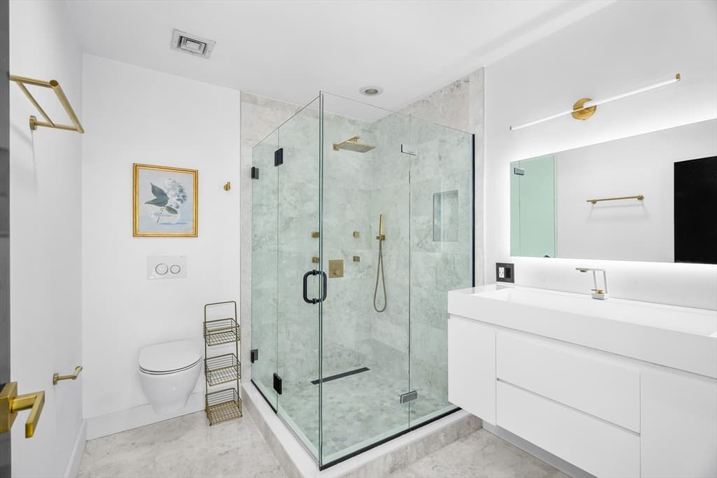 Condominium at 10 Ocean Avenue # 414, Revere MA 02151, photo 7 of 39