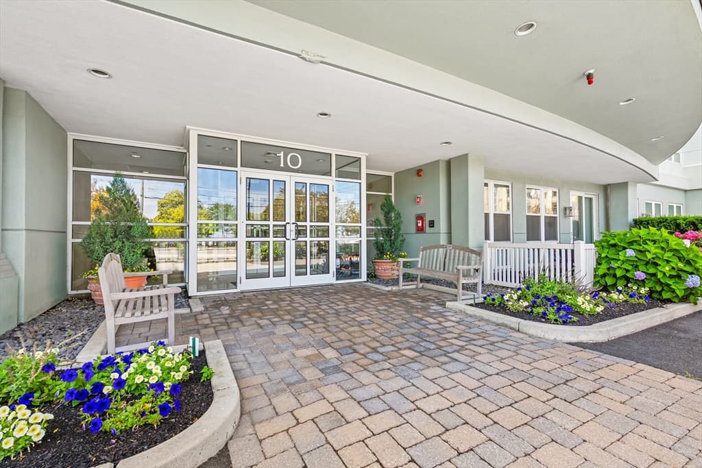 Condominium at 10 Ocean Avenue # 414, Revere MA 02151, photo 38 of 39