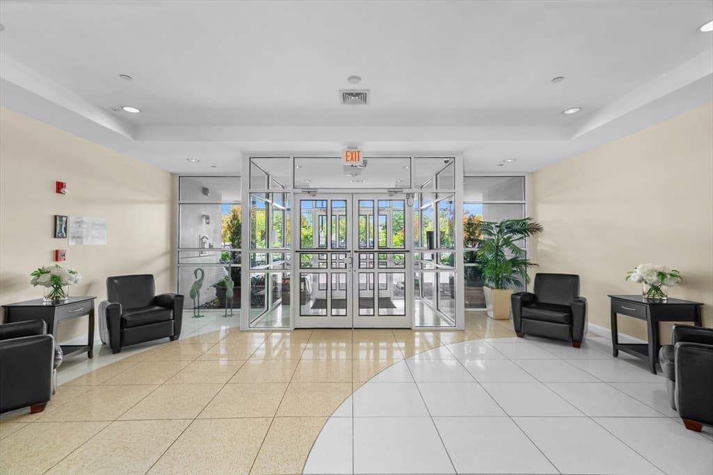 Condominium at 10 Ocean Avenue # 414, Revere MA 02151, photo 33 of 39