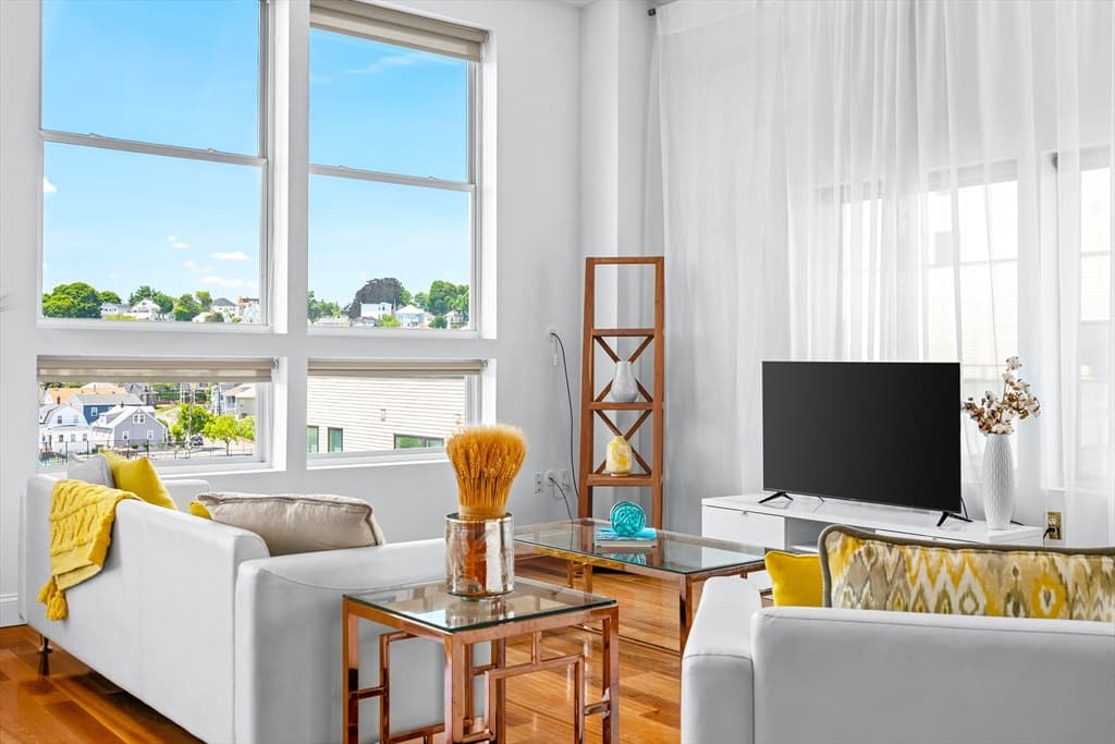 Condominium at 10 Ocean Avenue # 414, Revere MA 02151, photo 4 of 39