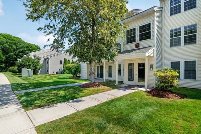 7 Thoreau Ct # 8, Natick MA 01760 photo 17