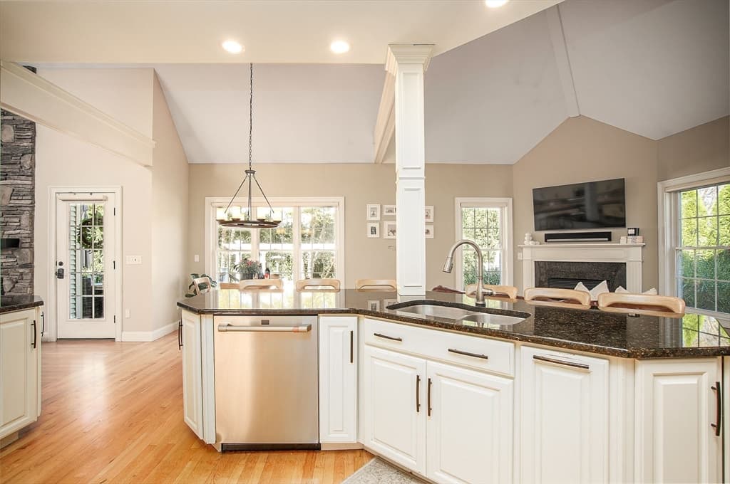 451 Falley Dr, Westfield MA 01085 photo 7