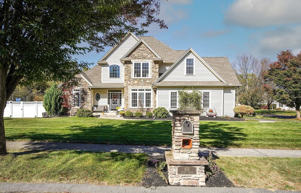 451 Falley Dr, Westfield MA 01085