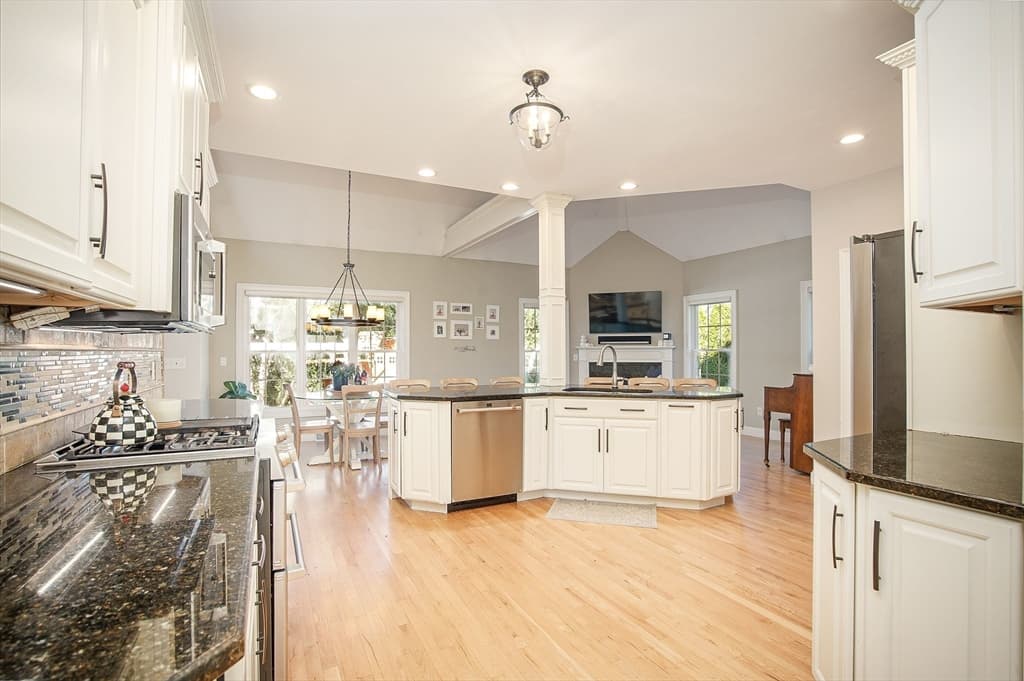 451 Falley Dr, Westfield MA 01085 photo 5