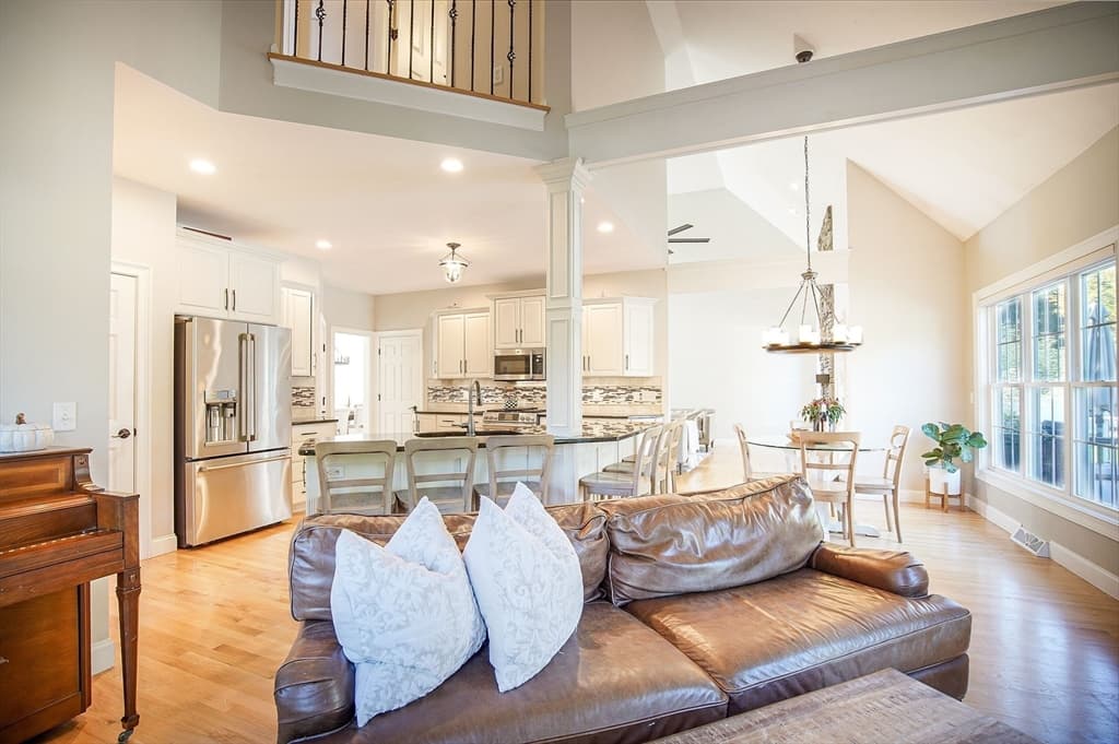 451 Falley Dr, Westfield MA 01085 photo 9