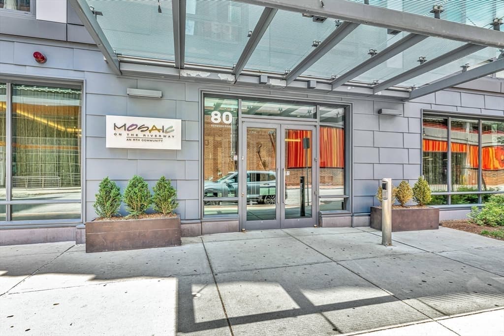 Condominium at 80-82 Fenwood Rd # 913, Boston MA 02115, Boston, photo 12 of 21